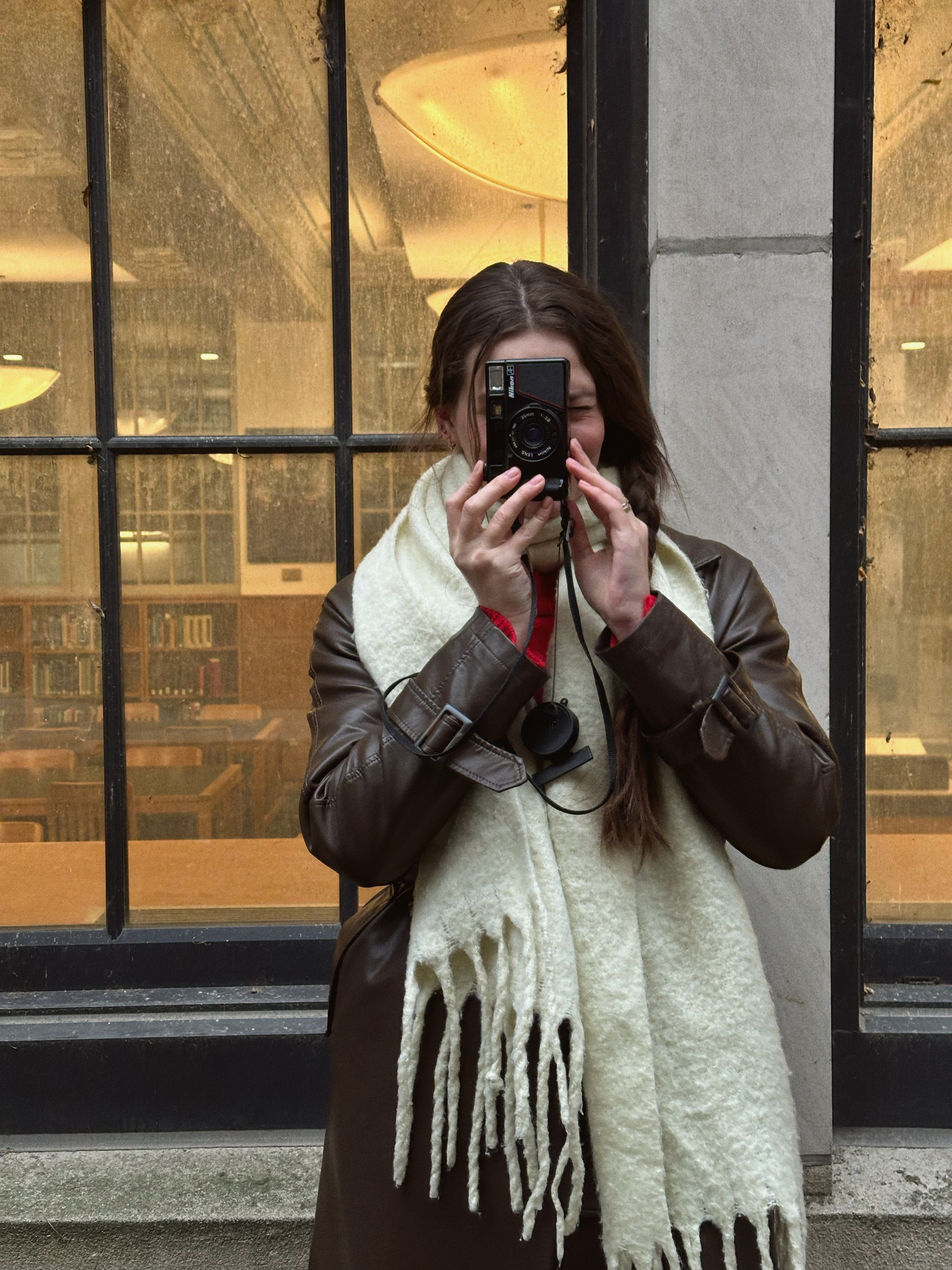 Family photographer Lisa behind the lens – creating warm, meaningful stories with heart and presence