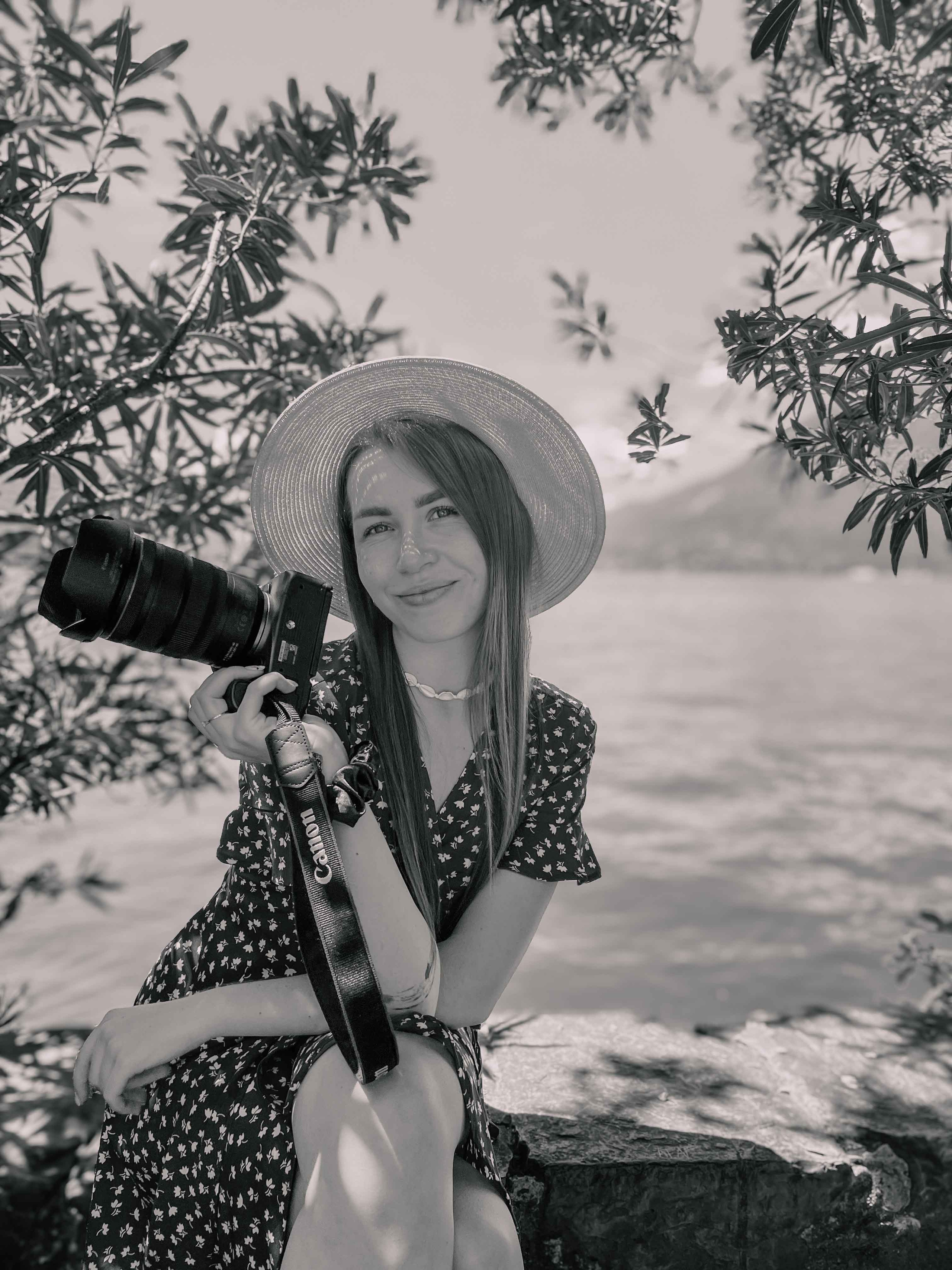 Apie mane. Framed by Evelina | Vestuvių fotografė