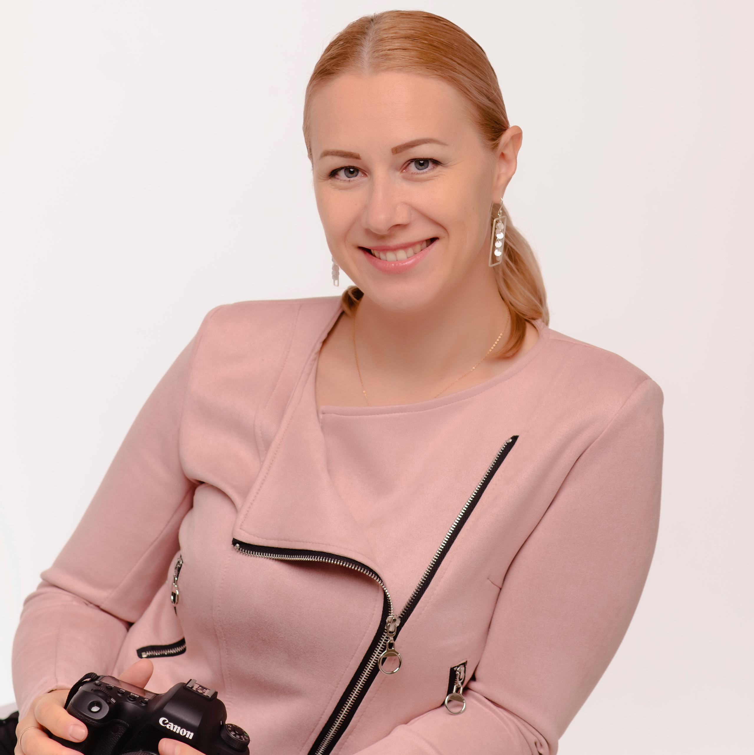 CONTACT. Family and Event photographer in Bay Area Elena Tiuriumina