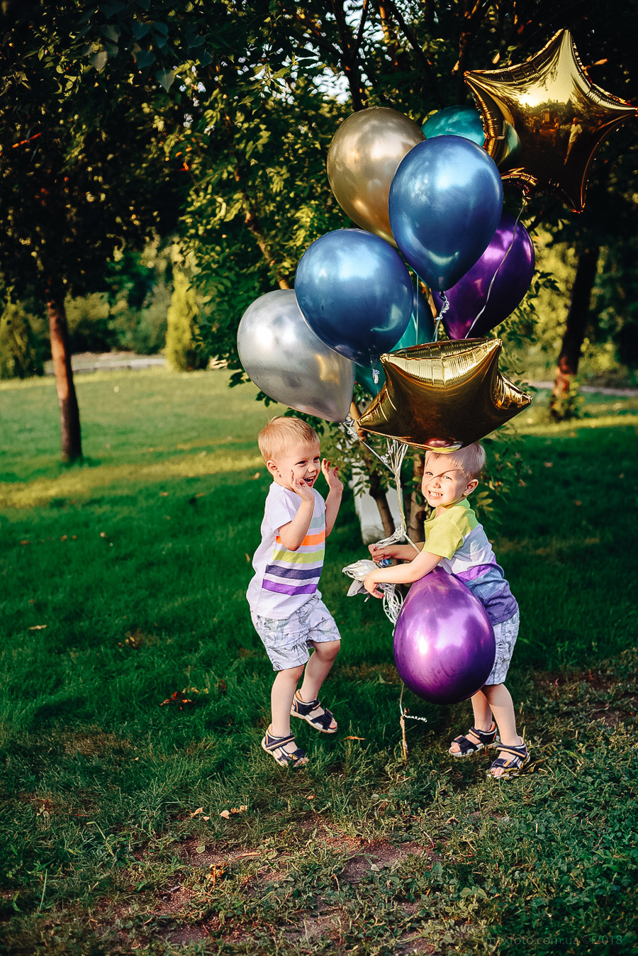 Дитячі і сімейні фотографії фотограф Максим Семенюк в Нікополі. Фотограф Київ Дніпро Запоріжжя Нікополь Олександрія Кривий ріг Покров
