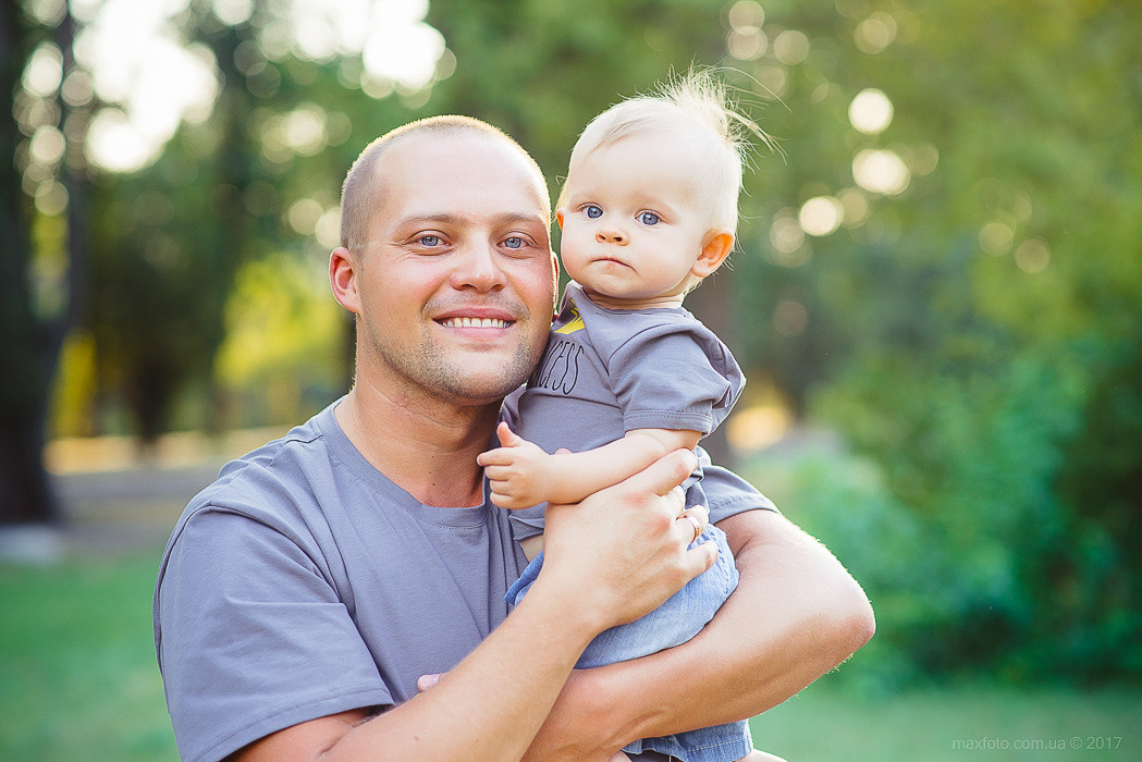 Дитячі і сімейні фотографії фотограф Максим Семенюк в Нікополі. Фотограф Київ Дніпро Запоріжжя Нікополь Олександрія Кривий ріг Покров