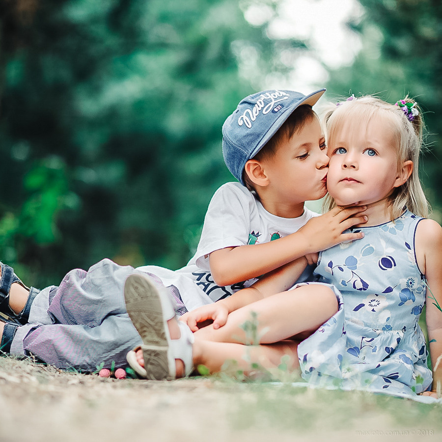 Дитячі і сімейні фотографії фотограф Максим Семенюк в Нікополі. Фотограф Київ Дніпро Запоріжжя Нікополь Олександрія Кривий ріг Покров