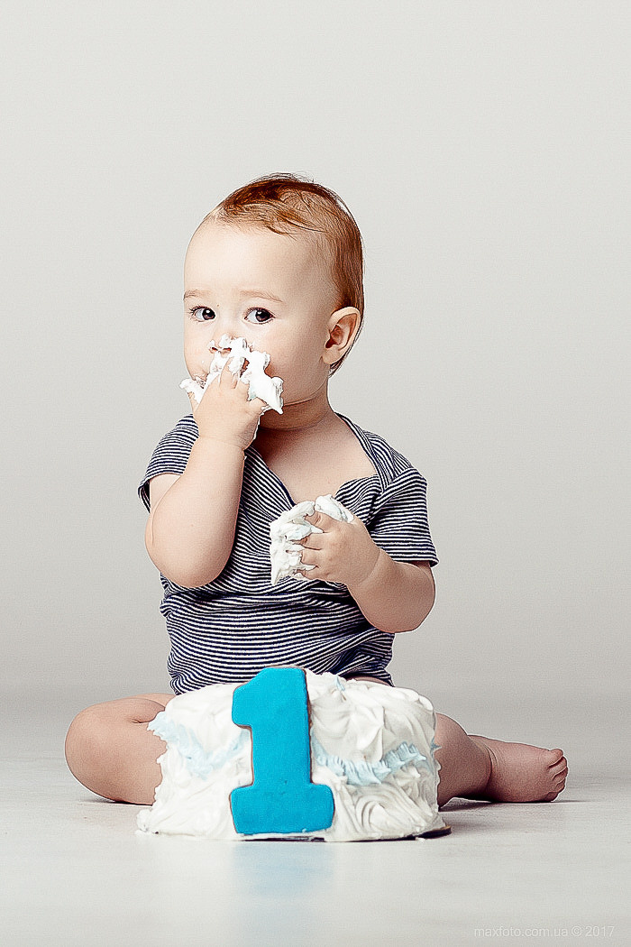 Дитячі і сімейні фотографії фотограф Максим Семенюк в Нікополі. Фотограф Київ Дніпро Запоріжжя Нікополь Олександрія Кривий ріг Покров