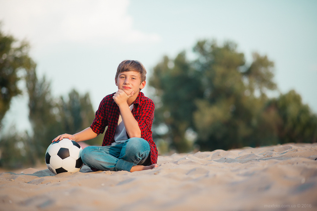 Дитячі і сімейні фотографії фотограф Максим Семенюк в Нікополі. Фотограф Київ Дніпро Запоріжжя Нікополь Олександрія Кривий ріг Покров