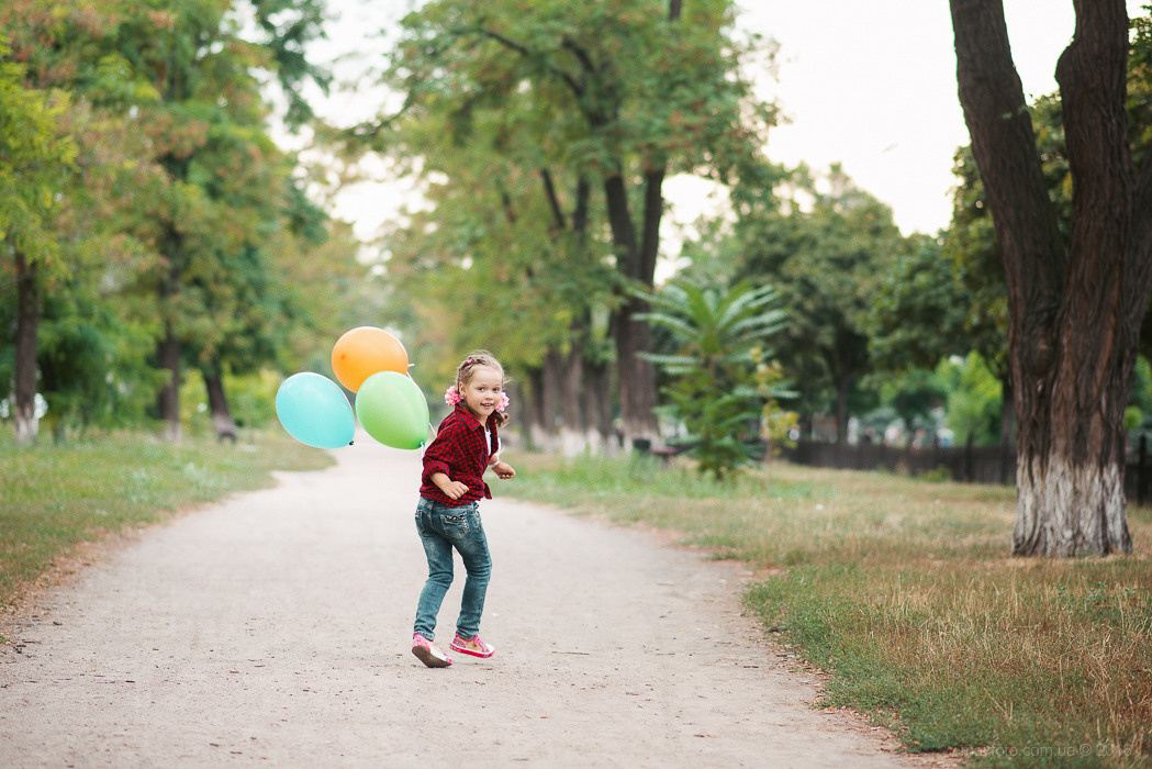 Дитячі і сімейні фотографії фотограф Максим Семенюк в Нікополі. Фотограф Київ Дніпро Запоріжжя Нікополь Олександрія Кривий ріг Покров