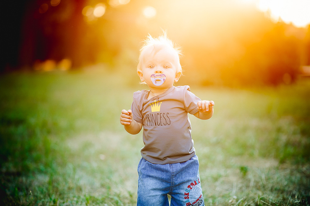 Дитячі і сімейні фотографії фотограф Максим Семенюк в Нікополі. Фотограф Київ Дніпро Запоріжжя Нікополь Олександрія Кривий ріг Покров