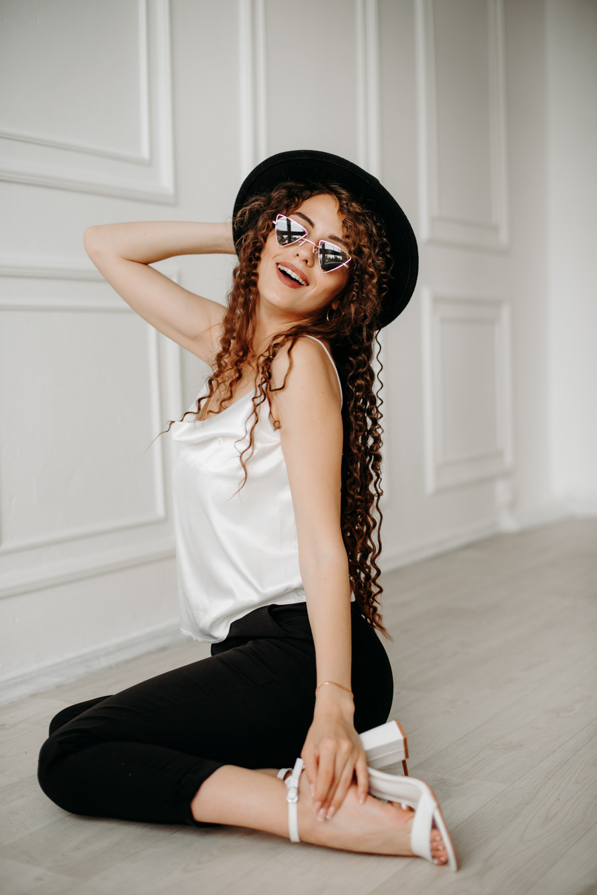 Портрети в фотостудії в Нікополі Дніпрі Запоріжжі Покрові Марганці. Фотограф Київ Дніпро Запоріжжя Нікополь Олександрія Кривий ріг Покров