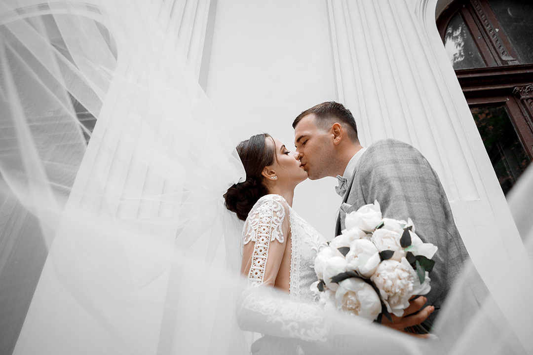 Свадебные фотосессии для молодоженов. Весільний та сімейний фотограф Харків