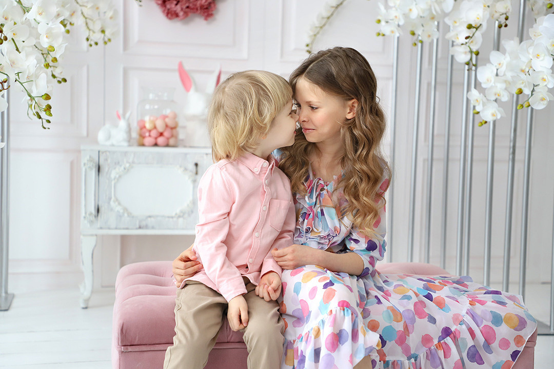 Великодня фотозйомка Ольги з Нікітою та Настьоною. Сімейний та дитячий фотограф Київ, Ірпінь, Буча — Галина Пивоварова