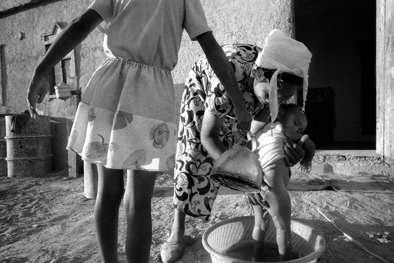 A family life, Bogen village, Aralsk district, Kyzyl-Orda region, Kazakhstan. August 2001