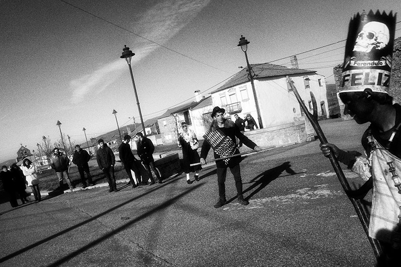 “Farandulo” trying to steal the “ramo” of “Sécia” being prevented by “Moço”, Mogadouro municipality, Bragança district, Trás-os-Montes region, Portugal. 2020