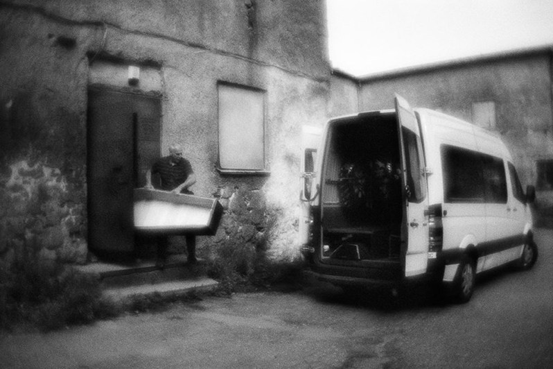 Похороны в бывшем замке Лабиу, Полесск, Калининградская область, Россия. Август 2018