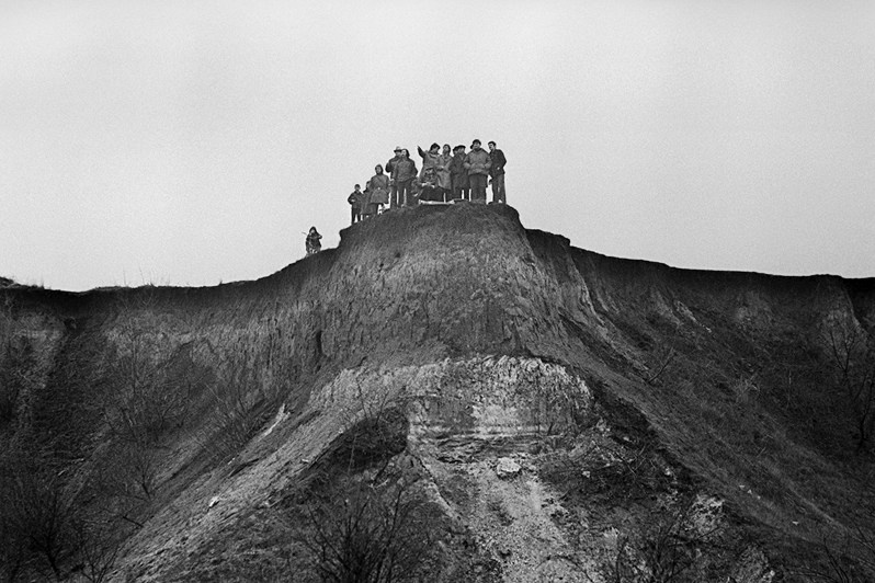 Зрители на соревнованиях по багги в Партизанской балке, близ посёлка Верхняя Хортица, Днепровский район, Запорожье, УССР, Запорожье, УССР. 1980