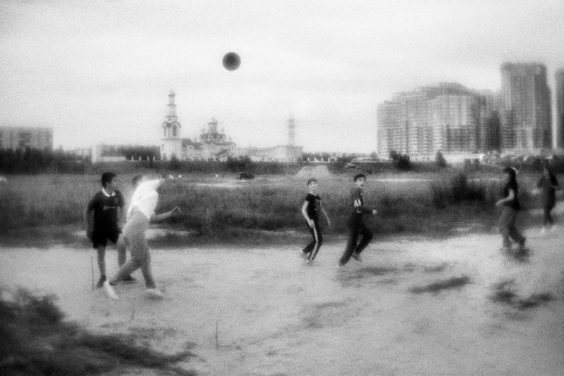 Летний отдых у пруда, Сургут, Ханты-Мансийский автономный округ-Югра, Тюменская область, Россия. Июль 2023