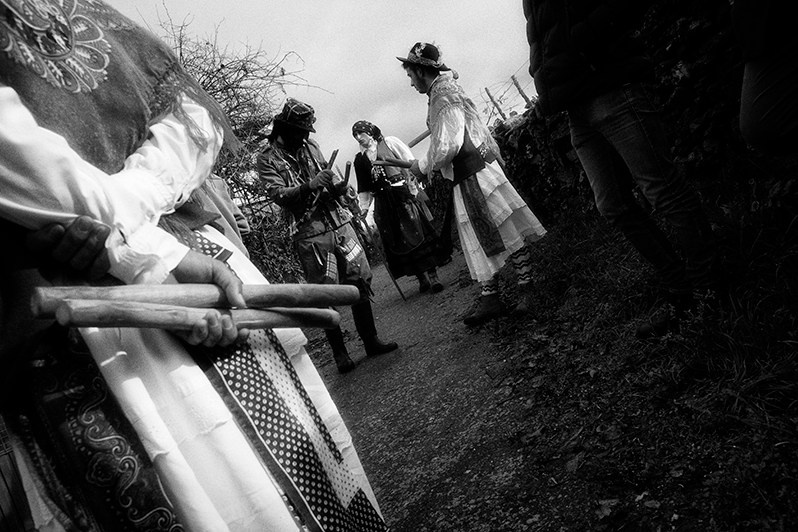 “Beilha”, “Carocho” and “Pauliteiros” to start the “convite”, Miranda do Douro municipality, Bragança district, Trás-os-Montes region, Portugal. 2022