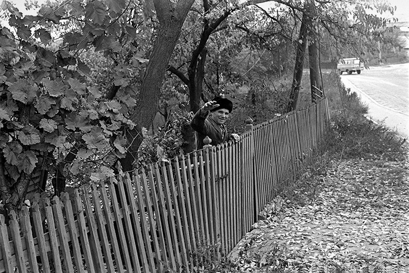 Приветствие на ходу, Запорожье, УССР. 1980