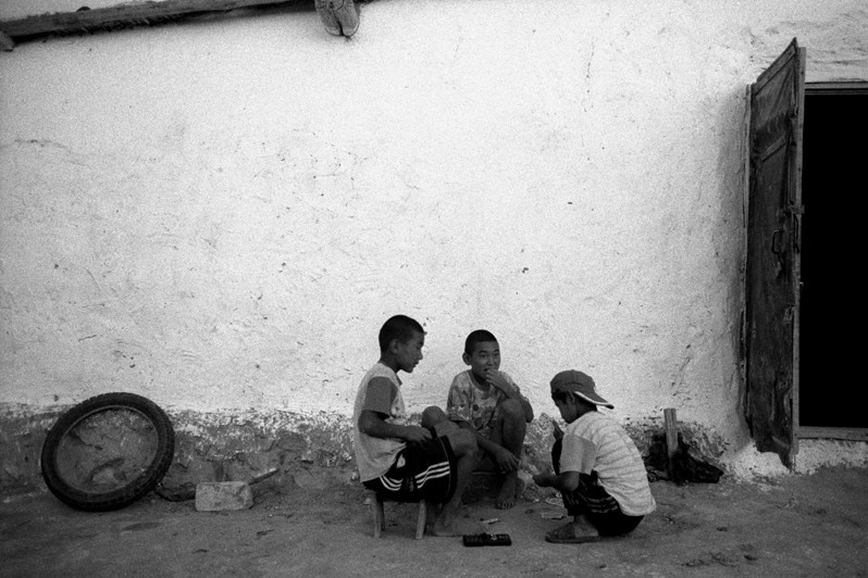 Tastubek village, Aralsk district, Kyzyl-Orda region, Kazakhstan. August 2001