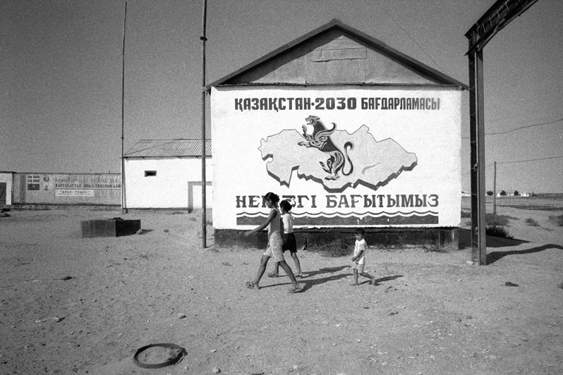 The promise, Koszhar village, Aralsk district, Kyzyl-Orda region, Kazakhstan. August 2001