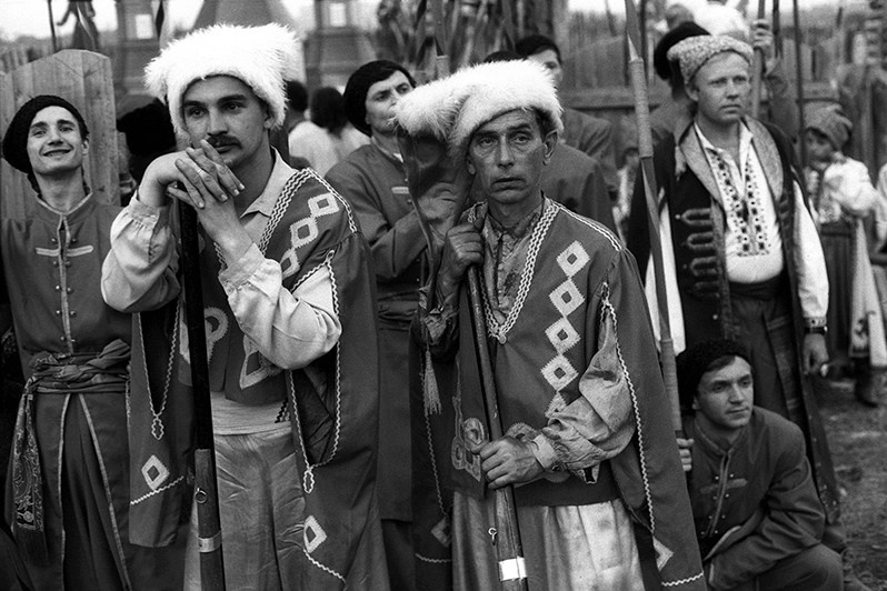 День города. Инсценировка казачьей вольницы на острове Хортица, Запорожье, УССР. 1991