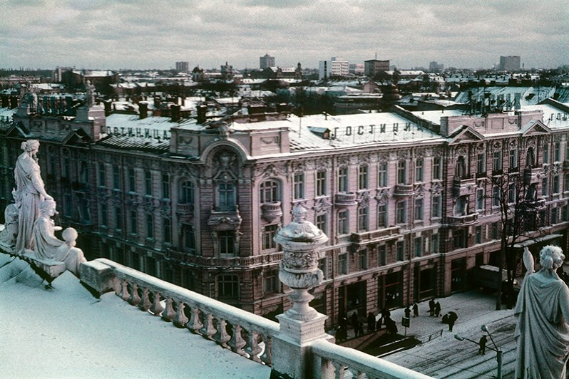 Вид на Пассаж с кpыши дoма Pусoва, Соборная площадь (бывш. пл. Советской армии), Приморский район, Одесса, УССР. Январь 1985