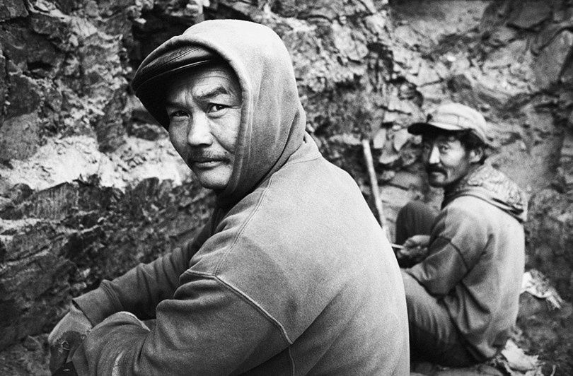 Незаконная золотая копальня, Монголия. 2009