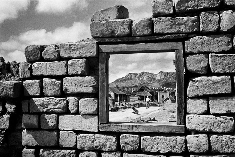 Window on the village, Alakamisy Ambohimaha rural commune, Fianarantsoa II district, Haute Matsiatra region, Fianarantsoa province, Republic of Madagascar. 2011
