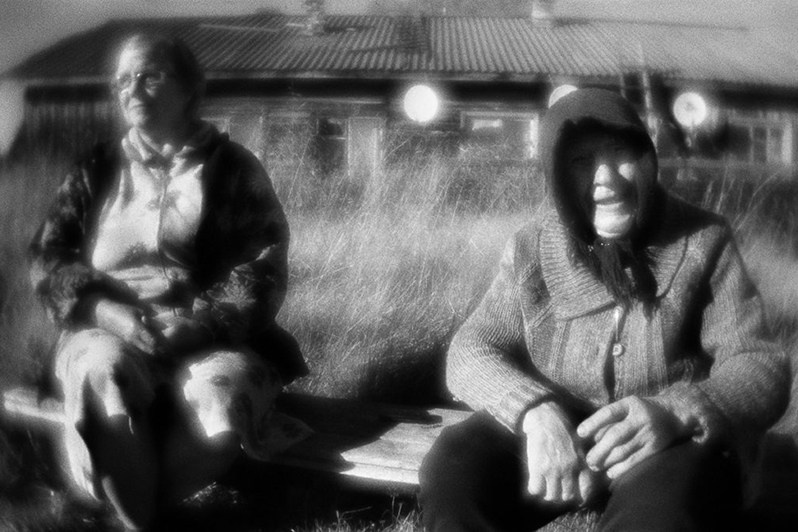 Местные жители, посёлок Чупа, Лоухский район, Республика Карелия, Россия. Сентябрь 2016