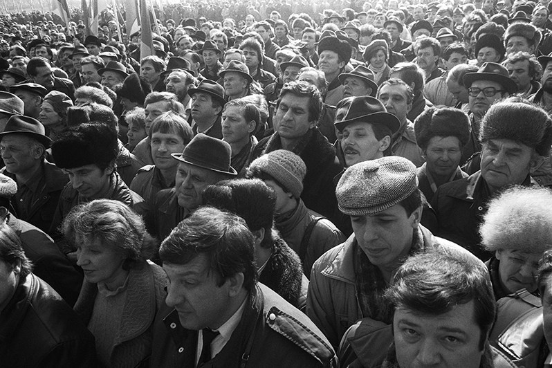 Митинг на Октябрьской площади в поддержку народного депутата, Запорожье, УССР. 1990