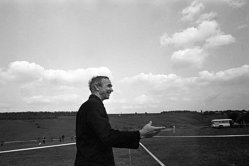 Болельщик на соревновании по багги, близ посёлка Верхняя Хортица, Днепровский район, Запорожье, УССР. 1980