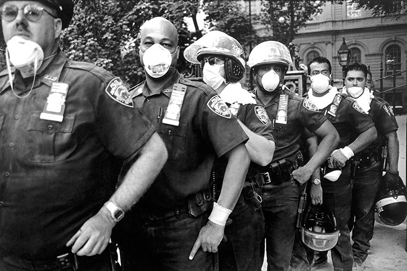 Полицейский взвод, центр Манхэттена, Нью-Йорк, США. 11 сентября 2001