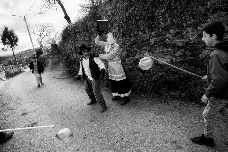 The “Mascarão” defending the “Mascarinha” during the “Peditório” for the Menino Jesus, Mogadouro municipality, Bragança district, Trás-os-Montes region, Portugal. 2020