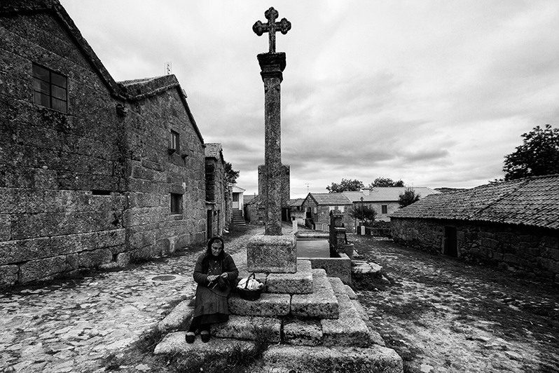 Woman makes socks with the wool of her sheep, Montalegre municipality, Vila Real district, Trás-os-Montes region, Portugal. 2012