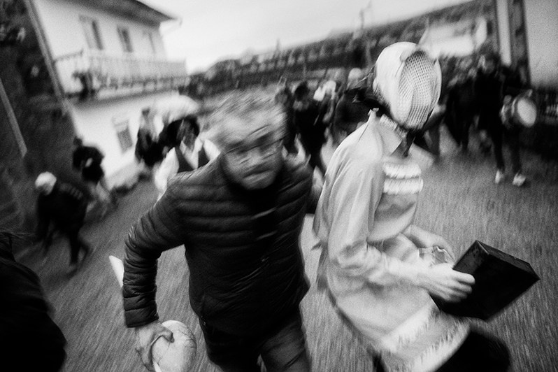 Villager manages to escape with the “Mascarinha”, Mogadouro municipality, Bragança district, Trás-os-Montes region, Portugal. 2023