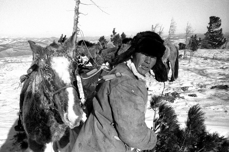 По рысьим следам, между Горхи-Тэрэлж и Булагом, Монголия. Январь 2002
