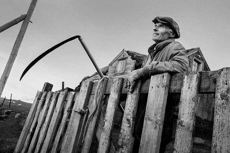 Valtýr Blöndal Guðmundsson making hay in the Svartárdalur valley, Brattahlid farm, Skagafjordur municipality, Northwestern Region, Iceland. 1991