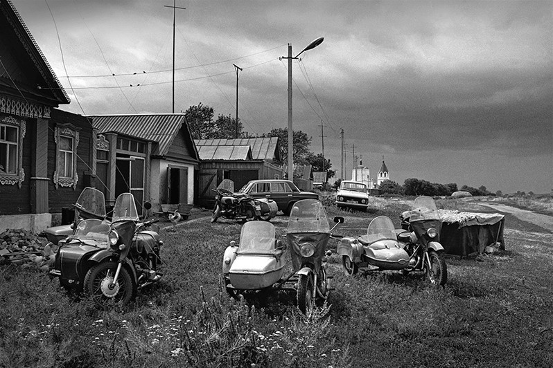 Зажиточные гости, село Болгары, Спасский район Татарстан, Россия. 1991