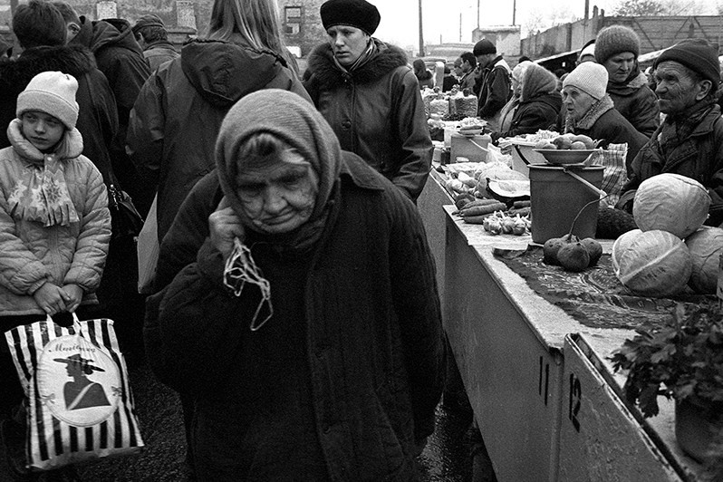 Рынoк, Брянск, Россия. 2002