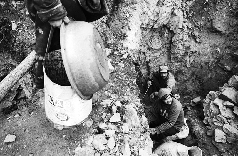 Незаконная золотая копальня, Монголия. 2009