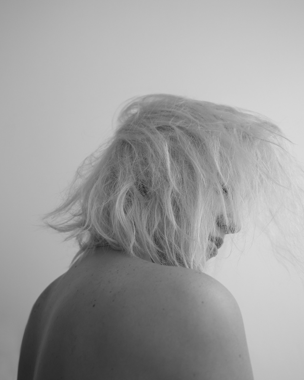 Elegant indoor portraits. Fashion and portrait photographer Inga Makeyeva