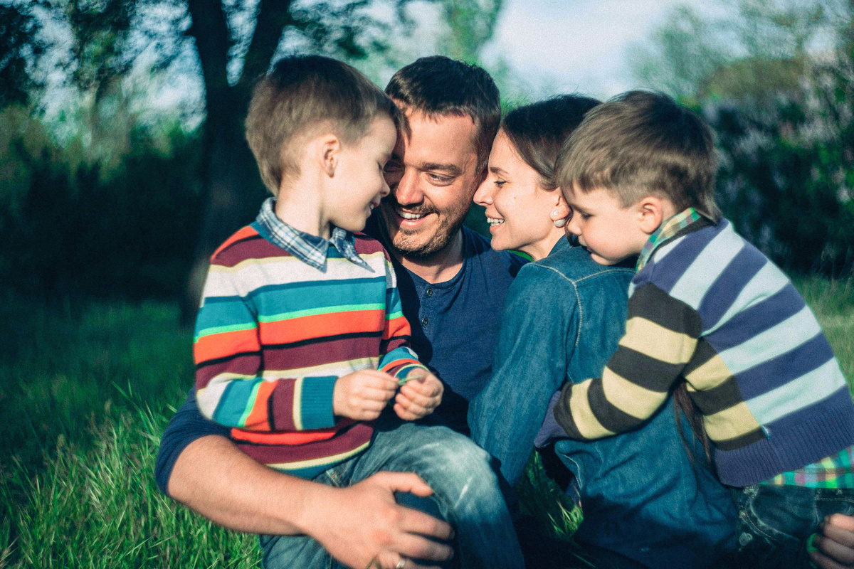 Family iт lilac. Peter Pushkin Photographer