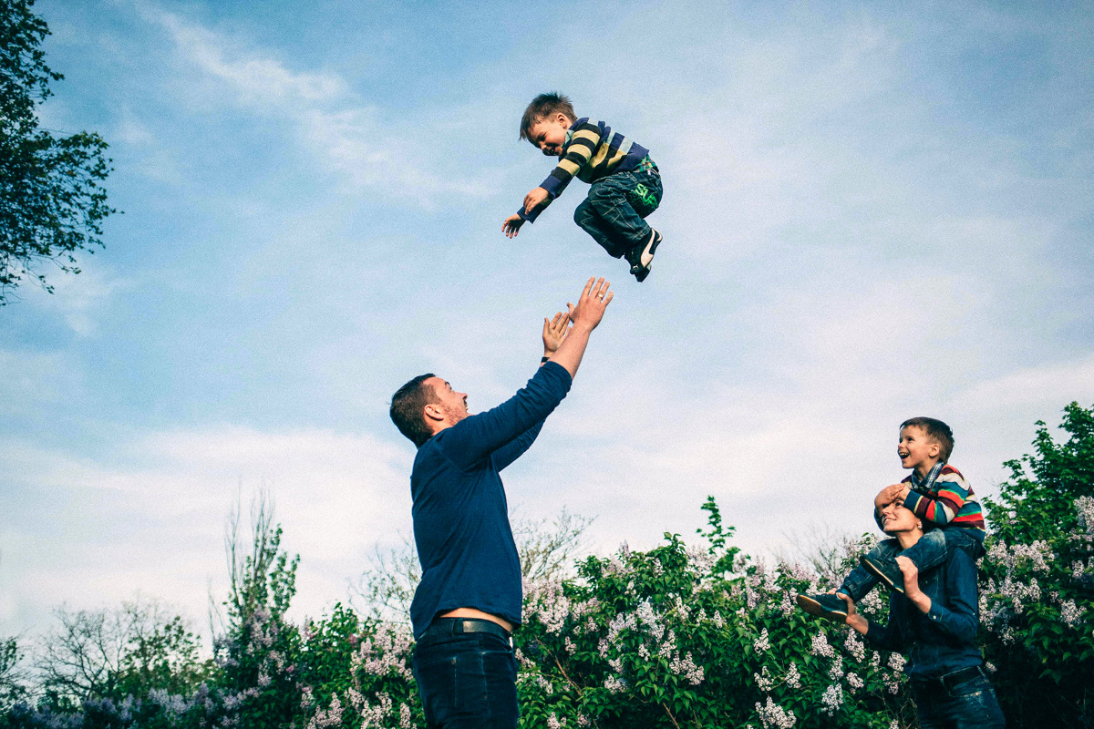 Family iт lilac. Peter Pushkin Photographer