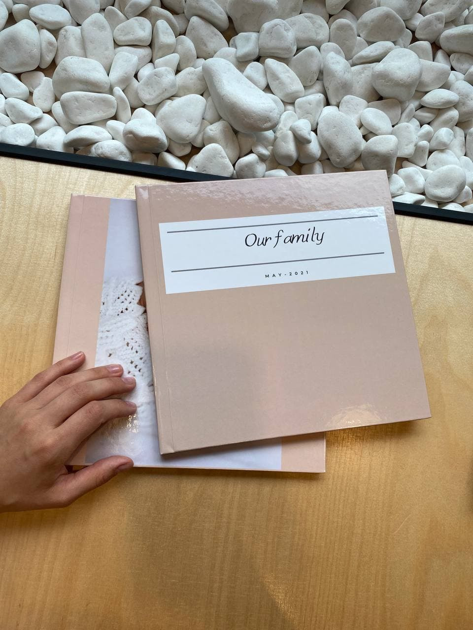 Фотокнига  Standard                                                           Розмір:26х26 см                                                               Кількість розворотів: 5 (при желании можно добавить развороты)                                                                                             Кількість фотографій на розвороті от 1 до 5                                Матеріал обкладинки: дерево, прошарок розворотів: пластик                                                                                                Ціна: 30y.e (600 грн)              