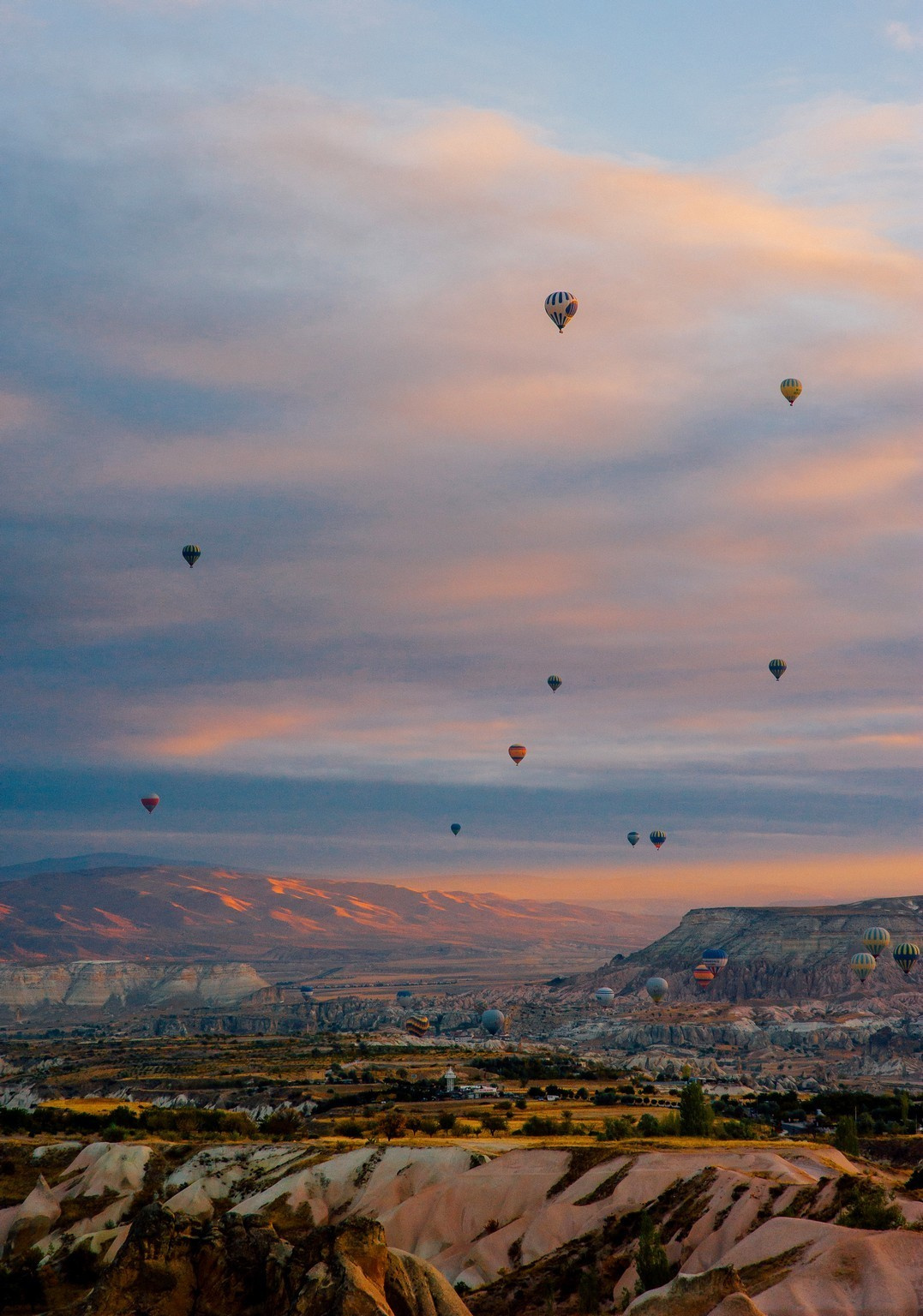 Ease to love. Elegant Wedding Photography