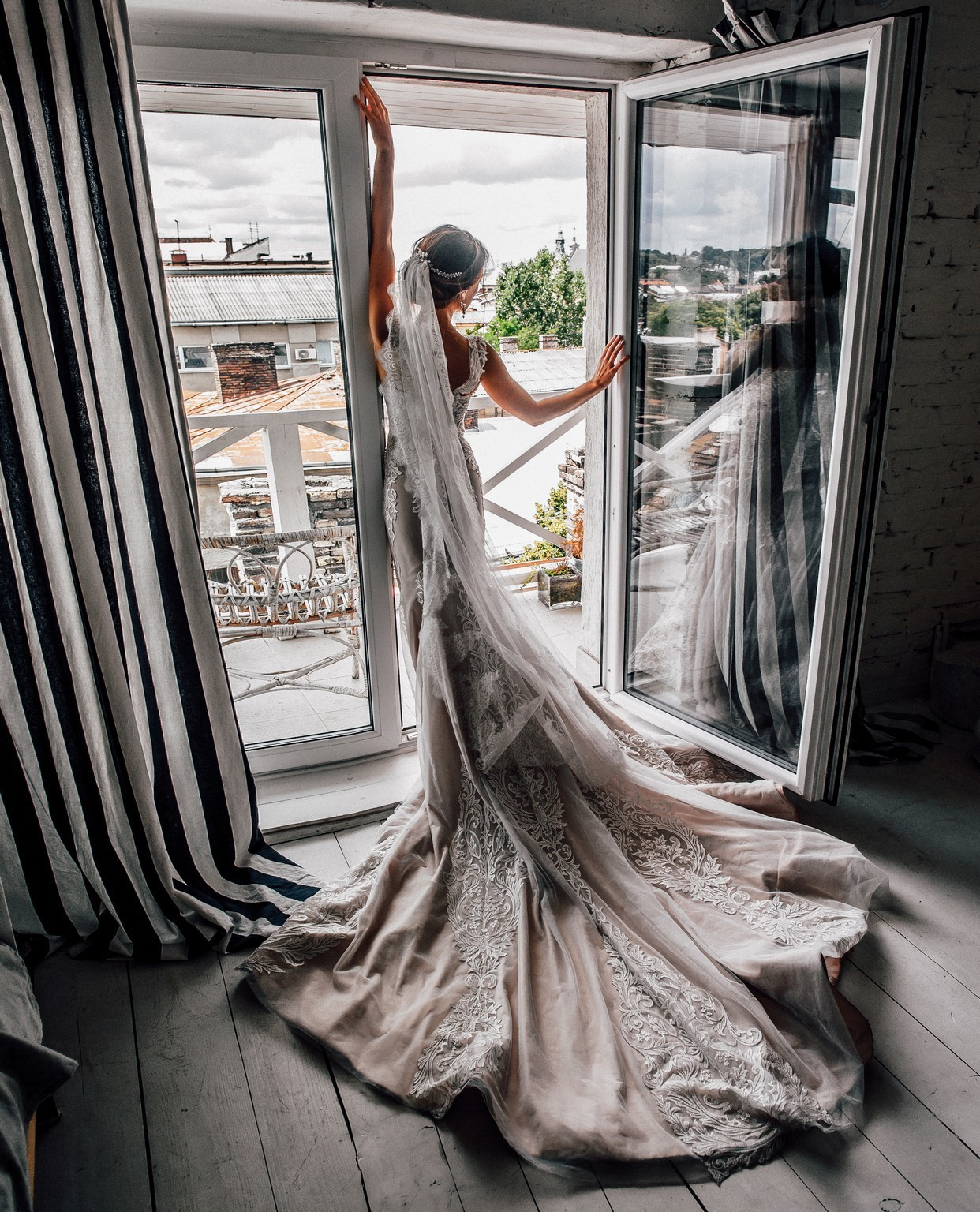 Wedding journey. Elegant Wedding Photography