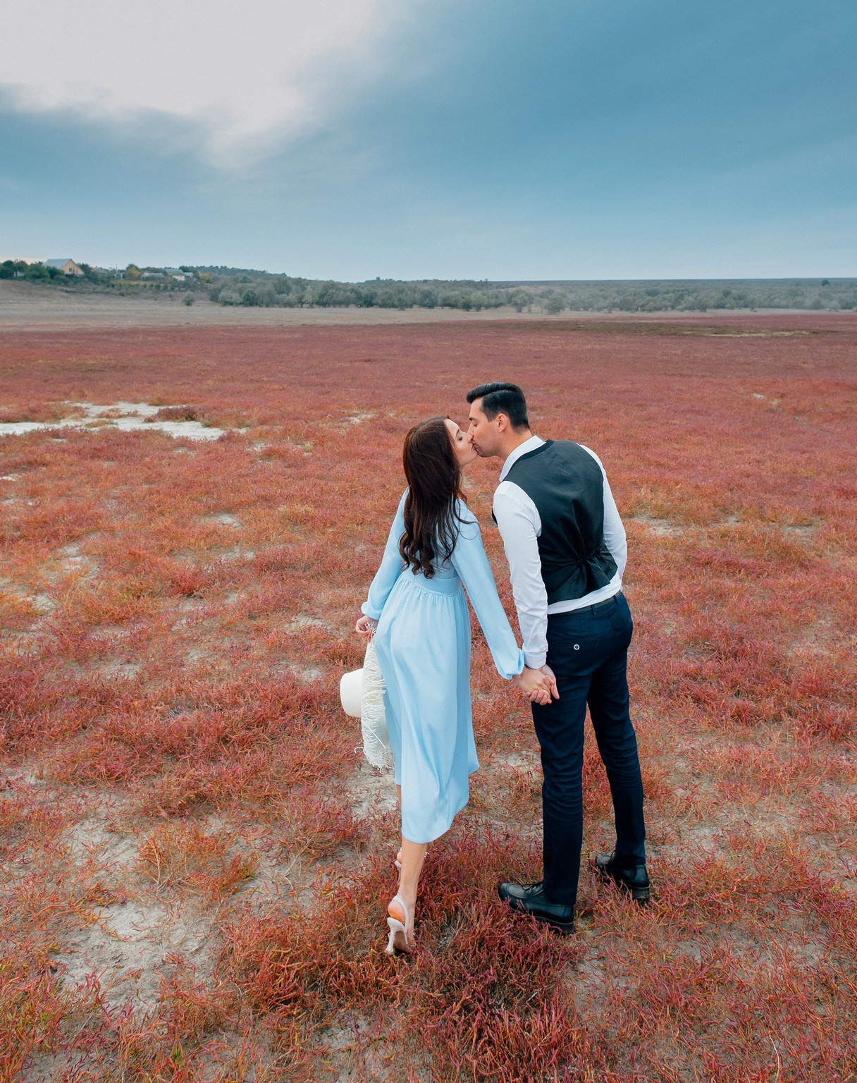 Blue Sky. Elegant Wedding Photography
