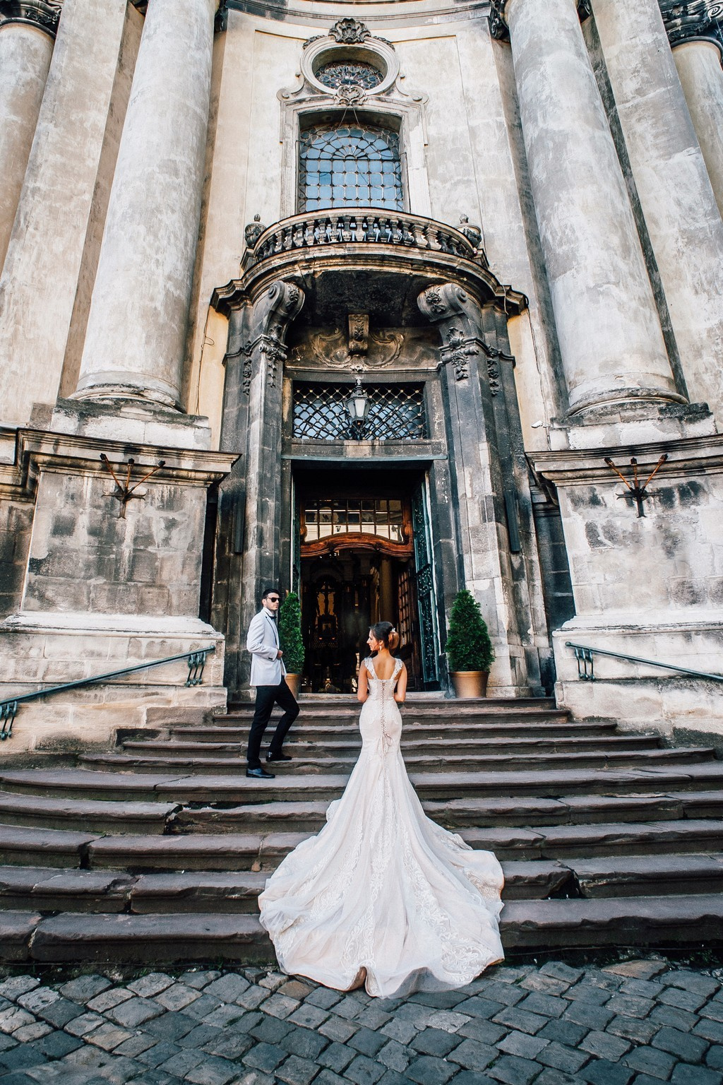 Wedding journey. Elegant Wedding Photography