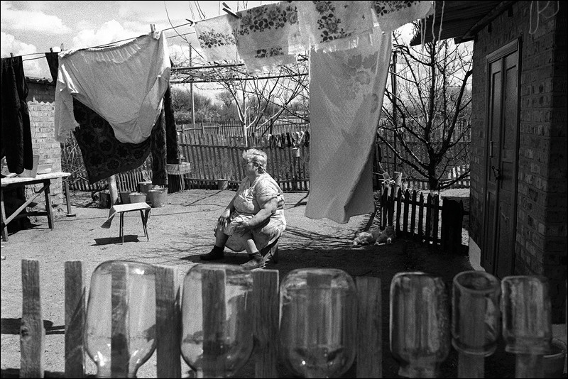 "Rest in the courtyard", farm of Senshin, village of Oblivskaya district, Rostov-on-Don region, Russia, May 2011