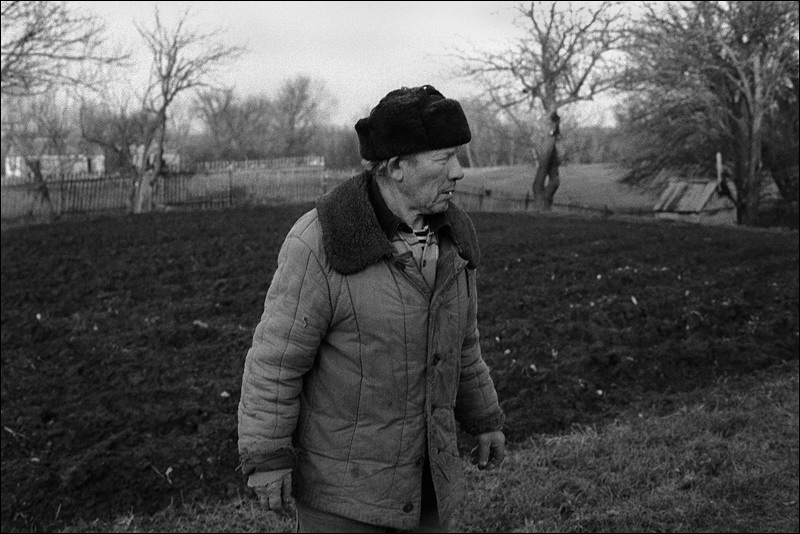 "To dig up a kitchen garden", farm of Senshin, village of Oblivskaya district, Rostov-on-Don region, Russia, October 2010