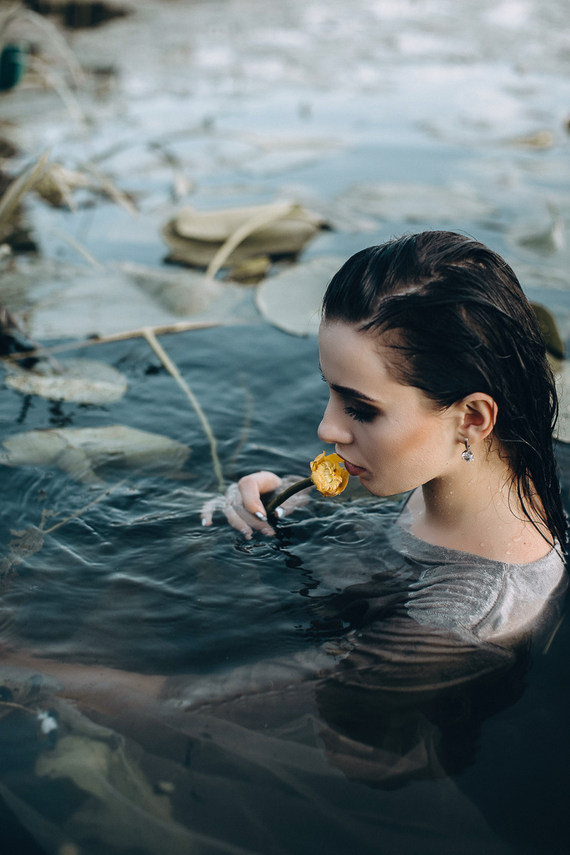 Single Tear. Головна