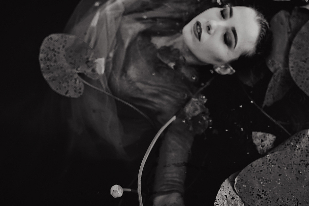 Single Tear. Головна